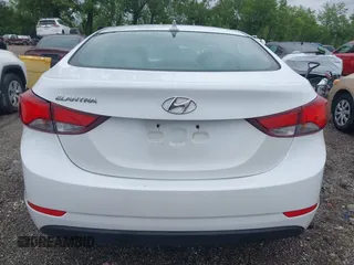 2015 Hyundai Elantra SE z VIN 5NPDH4AE3FH649752, wystawiony jako IAAI lot #42311622 z przebiegiem 100 166 mil mil oraz . Historia ofert i sprzedaży dostępna na DreamBid. Obrazek 16.