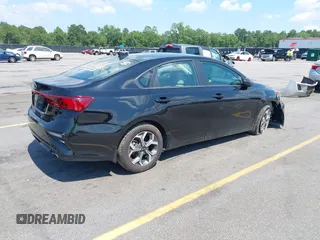 2019 Kia Forte LXS z VIN 3KPF24AD7KE102404, wystawiony jako IAAI lot #42571520 z przebiegiem 61 502 mil mil oraz . Historia ofert i sprzedaży dostępna na DreamBid. Obrazek 4.
