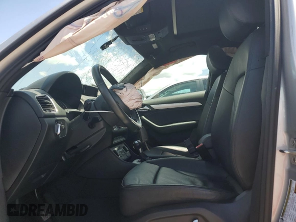 2018 Audi Q3 Premium z VIN WA1BCCFS0JR013087, wystawiony jako Copart lot #61509025 z przebiegiem 46 374 mil mil oraz Nie do naprawy • Non repairable. Historia ofert i sprzedaży dostępna na DreamBid. Obrazek 7.