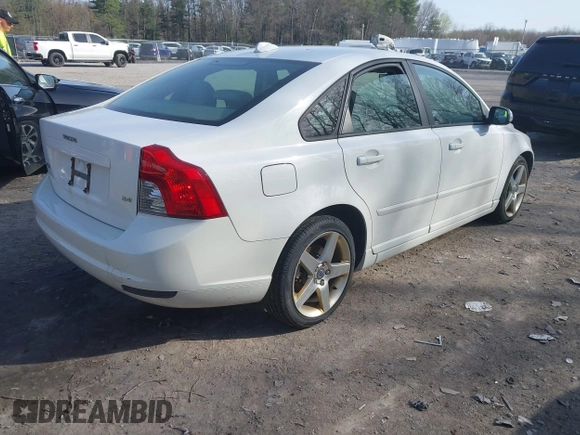 2008 Volvo S40 2.4L with VIN YV1MS390582402574, listed as a IAAI auction lot 42149535 with 298,103 mi miles. Bid and sale history available at carsss.com. Image 4.