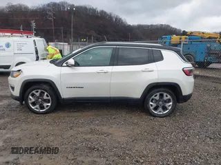 2021 Jeep Compass Limited with VIN 3C4NJCCB9MT597434, listed as a IAAI auction lot 41580549 with 51,549 mi miles. Bid and sale history available at carsss.com. Image 13.