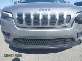 2019 Jeep Cherokee Latitude with VIN 1C4PJMCB9KD442979, listed as a IAAI auction lot 41645520 with 108,261 mi miles. Bid and sale history available at carsss.com. Image 17.