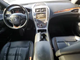 2017 Lincoln MKZ Select z VIN 3LN6L5CC8HR642414, wystawiony jako Copart lot #78535024 z przebiegiem 157 995 mil mil oraz Szkoda całkowita • Salvage title. Historia ofert i sprzedaży dostępna na DreamBid. Obrazek 8.