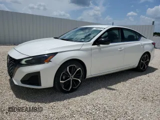 2024 Nissan Altima SR z VIN 1N4BL4CV5RN346999, wystawiony jako Copart lot #60714535 z przebiegiem 22 546 mil mil oraz Czysty tytuł • Clean title. Historia ofert i sprzedaży dostępna na DreamBid. Obrazek 1.