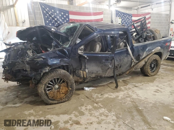 2011 GMC Sierra 2500HD SLT z VIN 1GT121C87BF143002, wystawiony jako Copart lot #88155945 z przebiegiem Nie podano mil oraz Nie do naprawy • Non repairable. Historia ofert i sprzedaży dostępna na DreamBid. Obrazek 1.