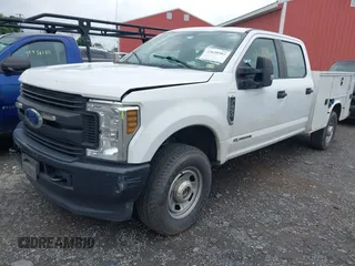 2019 Ford F-350 Platinum with VIN 1FT7W3BTXKEG58288, listed as a IAAI auction lot 42630082 with 161,637 mi miles and . Bid and sale history available at DreamBid. Image 17.