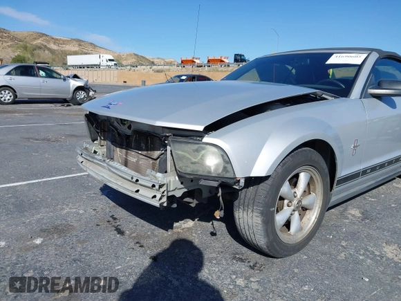 2007 Ford Mustang Deluxe with VIN 1ZVFT84N075288988, listed as a IAAI auction lot 41690605 with 191,936 mi miles and . Bid and sale history available at carsss.com. Image 6.