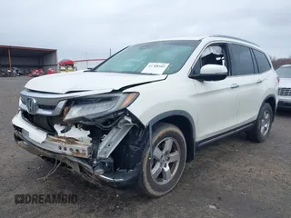 2019 Honda Pilot Touring 7-Passenger with VIN 5FNYF6H65KB035053, listed as a IAAI auction lot 41708503 with 105,710 mi miles. Bid and sale history available at carsss.com. Image 17.