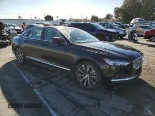 2023 Volvo S90 Plus z VIN LVY062MN0PP351307, wystawiony jako Copart lot #40932624 z przebiegiem 6 018 mil mil oraz . Historia ofert i sprzedaży dostępna na DreamBid. Obrazek 4.