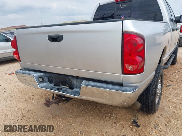 2007 Dodge Ram 2500 SLT with VIN 3D7KS28C67G740421, listed as a IAAI auction lot 42108076 with 402,925 mi miles. Bid and sale history available at carsss.com. Image 6.