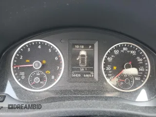 2017 Volkswagen Tiguan S z VIN WVGBV7AX4HK023629, wystawiony jako Copart lot #58272925 z przebiegiem 56 429 mil mil oraz Szkoda całkowita • Salvage title. Historia ofert i sprzedaży dostępna na DreamBid. Obrazek 9.