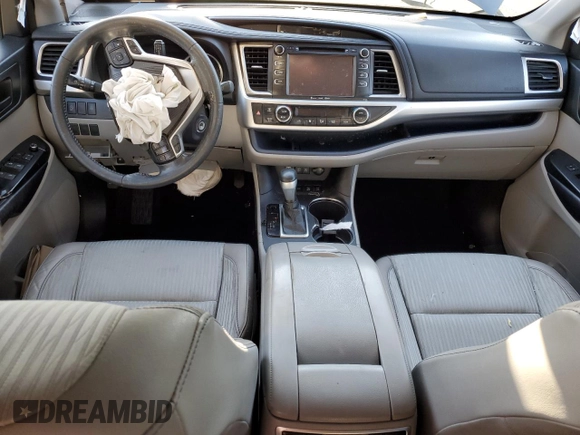 2018 Toyota Highlander LE с VIN 5TDBZRFH6JS817777, выставлен на аукционе Copart как лот 56344485 с пробегом 73 580 миль миль и Списание • Salvage title. История ставок и продаж доступна на DreamBid. Изображение 8.