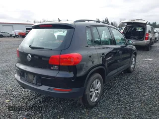 2016 Volkswagen Tiguan SE with VIN WVGBV7AX5GW511804, listed as a IAAI auction lot 41817295 with 75,831 mi miles and . Bid and sale history available at DreamBid. Image 4.