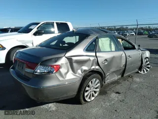 2009 Hyundai Azera GLS with VIN KMHFC46D29A352731, listed as a IAAI auction lot 35110847 with 1 mi miles. Bid and sale history available at carsss.com. Image 4.