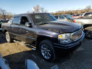 2005 GMC Sierra Denali z VIN 2GTEK63N551188181, wystawiony jako Copart lot #43548845 z przebiegiem 2 417 198 mil mil oraz Szkody całkowita. Historia ofert i sprzedaży dostępna na DreamBid. Obrazek 4.