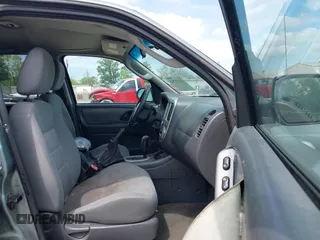 2006 Ford Escape XLT with VIN 1FMYU93186KA84383, listed as a IAAI auction lot 42218782 with 216,521 mi miles and . Bid and sale history available at DreamBid. Image 5.