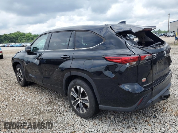 2021 Toyota Highlander XLE with VIN 5TDGZRAH2MS521284, listed as a Copart auction lot 59986685 with 106,610 mi miles and Salvage title. Bid and sale history available at DreamBid. Image 2.