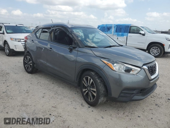 2019 Nissan Kicks S z VIN 3N1CP5CU3KL547941, wystawiony jako Copart lot #55298245 z przebiegiem 136 714 mil mil oraz Szkoda całkowita • Salvage title. Historia ofert i sprzedaży dostępna na DreamBid. Obrazek 4.