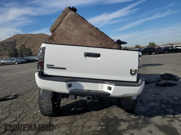 2015 Toyota Tacoma PreRunner with VIN 3TMKU4HN5FM046904, listed as a Copart auction lot 43085345 with 86,400 mi miles and Salvage title. Bid and sale history available at DreamBid. Image 6.