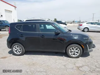 2024 Kia Soul LX with VIN KNDJ23AU5R7897712, listed as a IAAI auction lot 42027847 with 31,621 mi miles. Bid and sale history available at carsss.com. Image 13.