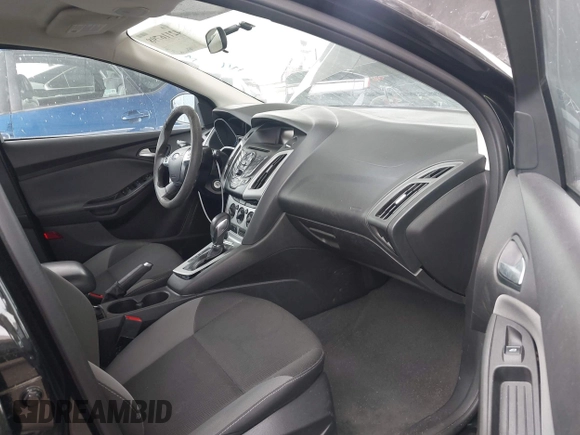 2014 Ford Focus SE with VIN 1FADP3K28EL375367, listed as a IAAI auction lot 42116798 with 129,380 mi miles. Bid and sale history available at carsss.com. Image 5.