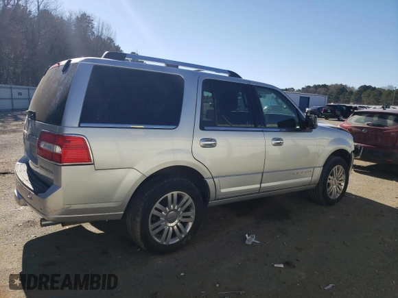 2011 Lincoln Navigator z VIN 5LMJJ2H55BEJ08058, wystawiony jako Copart lot #89203185 z przebiegiem 125 732 mil mil oraz Szkoda całkowita • Salvage title. Historia ofert i sprzedaży dostępna na DreamBid. Obrazek 3.