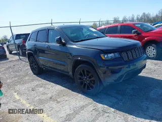 2018 Jeep Grand Cherokee Laredo E with VIN 1C4RJFAG2JC420927, listed as a IAAI auction lot 41962579 with 90,898 mi miles. Bid and sale history available at carsss.com. Image 1.