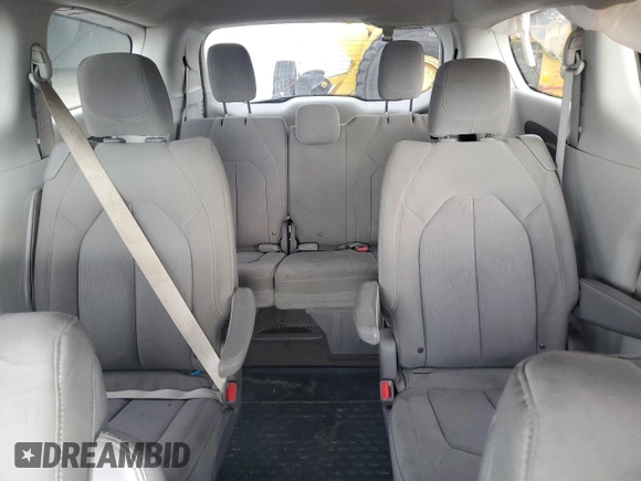 2017 Chrysler Pacifica Touring with VIN 2C4RC1DG7HR747382, listed as a Copart auction lot 61635915 with 188,495 mi miles and Salvage title. Bid and sale history available at DreamBid. Image 10.