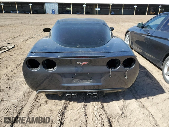 2009 Chevrolet Corvette 3LT z VIN 1G1YY26W195113502, wystawiony jako Copart lot #77655904 z przebiegiem 106 534 mil mil oraz Czysty tytuł • Clean title. Historia ofert i sprzedaży dostępna na DreamBid. Obrazek 6.