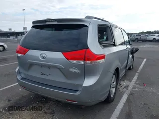 2012 Toyota Sienna LE AAS с VIN 5TDKK3DCXCS187273, выставлен на аукционе IAAI как лот 41741836 с пробегом 126 290 миль миль и . История ставок и продаж доступна на DreamBid. Изображение 4.