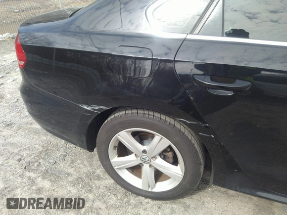 2013 Volkswagen Passat SE with VIN 1VWBH7A33DC126843, listed as a IAAI auction lot 41530732 with 170,910 mi miles and . Bid and sale history available at DreamBid. Image 12.