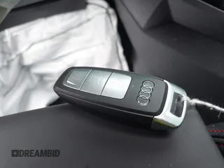 2024 Audi RS 3 z VIN WUAG4DGY8RA901259, wystawiony jako IAAI lot #41959150 z przebiegiem 13 414 mil mil oraz . Historia ofert i sprzedaży dostępna na DreamBid. Obrazek 11.