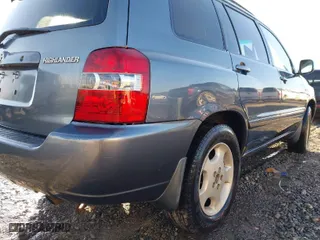 2005 Toyota Highlander with VIN JTEDP21A850067867, listed as a IAAI auction lot 41440593 with 285,688 mi miles. Bid and sale history available at carsss.com. Image 6.