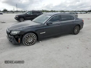 2009 BMW 7 Series 750Li with VIN WBAKB83509CY59929, listed as a Copart auction lot 45330245 with 117,156 mi miles and Salvage Title. Bid and sale history available at carsss.com. Image 1.