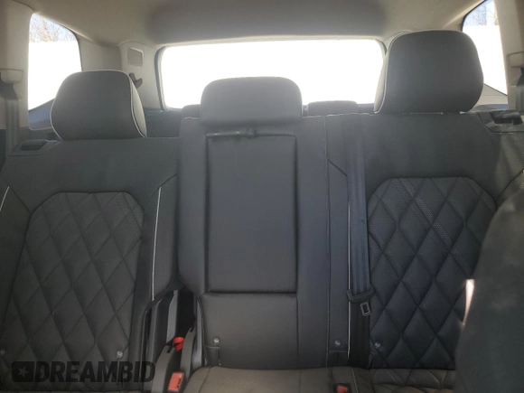 2025 Volkswagen Atlas SEL Premium R-Line z VIN 1V2FR2CAXSC505883, wystawiony jako Copart lot #44755475 z przebiegiem Nie podano mil oraz Szkoda całkowita • Salvage title. Historia ofert i sprzedaży dostępna na DreamBid. Obrazek 10.