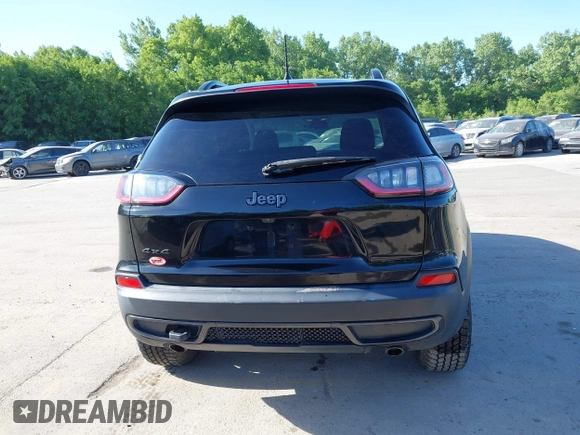 2019 Jeep Cherokee Latitude z VIN 1C4PJMCX2KD473275, wystawiony jako IAAI lot #42276497 z przebiegiem 123 117 mil mil oraz . Historia ofert i sprzedaży dostępna na DreamBid. Obrazek 17.
