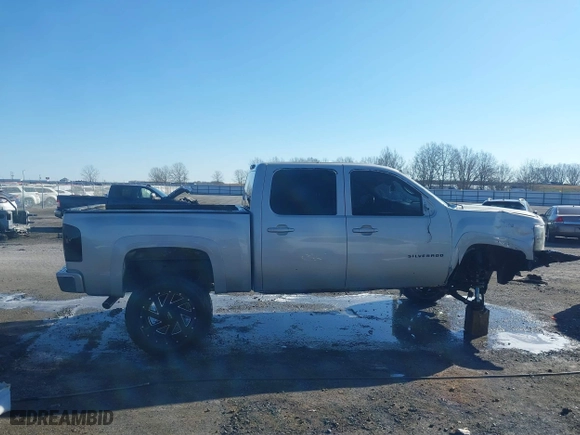 2008 Chevrolet Silverado 1500 LTZ with VIN 2GCEK133781213281, listed as a IAAI auction lot 41408471 with 241,389 mi miles. Bid and sale history available at carsss.com. Image 14.