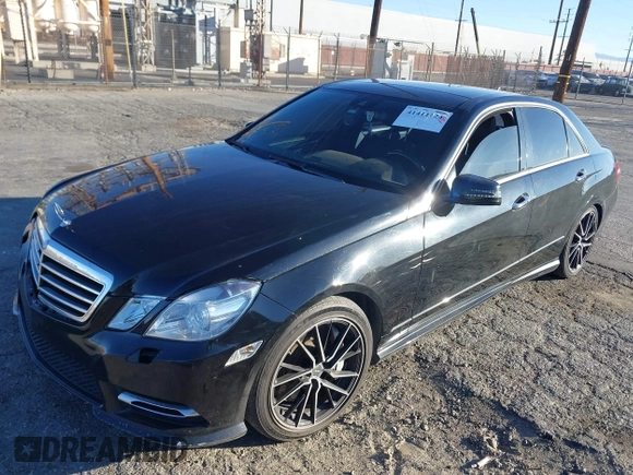 2013 Mercedes-Benz E 550 Sport z VIN WDDHF9BBXDA716236, wystawiony jako IAAI lot #41411124 z przebiegiem 159 401 mil mil oraz . Historia ofert i sprzedaży dostępna na DreamBid. Obrazek 18.