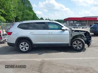 2018 Volkswagen Atlas SE with VIN 1V2CR2CA9JC535166, listed as a IAAI auction lot 42179451 with 146,625 mi miles and . Bid and sale history available at DreamBid. Image 14.