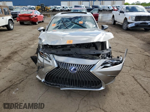 2019 Lexus ES 300h с VIN 58AB21B18KU001332, выставлен на аукционе Copart как лот 57585195 с пробегом Не указан миль и Чистый • Clean title. История ставок и продаж доступна на DreamBid. Изображение 5.