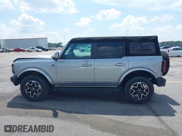2023 Ford Bronco z VIN 1FMEE5DPXPLB06603, wystawiony jako IAAI lot #42183408 z przebiegiem 22 272 mil mil oraz . Historia ofert i sprzedaży dostępna na DreamBid. Obrazek 14.