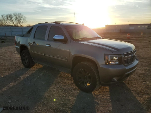 2012 Chevrolet Avalanche LS with VIN 3GNTKEE79CG267753, listed as a Copart auction lot 82149704 with 162,717 mi miles and Salvage Title. Bid and sale history available at carsss.com. Image 4.