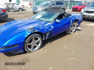 1994 Chevrolet Corvette with VIN 1G1YY32P3R5122058, listed as a IAAI auction lot 41933355 with 132,080 mi miles. Bid and sale history available at carsss.com. Image 6.