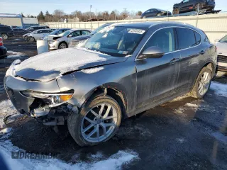 2019 Alfa Romeo Stelvio z VIN ZASPAKAN0K7C32844, wystawiony jako Copart lot #42046945 z przebiegiem Nie podano mil oraz Szkoda całkowita • Salvage title. Historia ofert i sprzedaży dostępna na DreamBid. Obrazek 1.