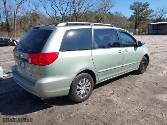2009 Toyota Sienna CE with VIN 5TDZK23C59S262478, listed as a IAAI auction lot 41588779 with 161,082 mi miles. Bid and sale history available at carsss.com. Image 4.