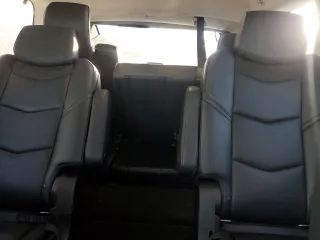 2018 Cadillac Escalade Luxury z VIN 1GYS4BKJ5JR383407, wystawiony jako Copart lot #46057505 z przebiegiem 97 057 mil mil oraz Szkoda całkowita • Salvage title. Historia ofert i sprzedaży dostępna na DreamBid. Obrazek 10.