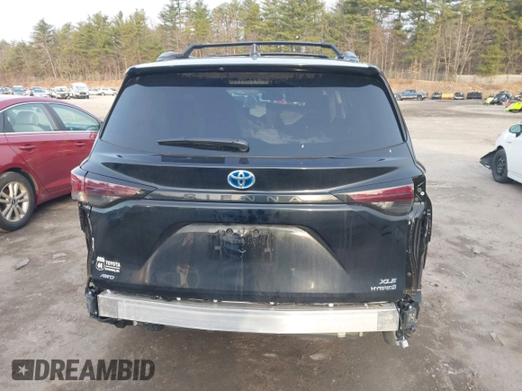 2024 Toyota Sienna XLE with VIN 5TDJSKFC9RS152557, listed as a IAAI auction lot 41898789 with 3,136 mi miles and . Bid and sale history available at DreamBid. Image 17.