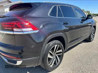 2021 Volkswagen Atlas SE with VIN 1V2WE2CA9MC200518, listed as a Copart auction lot 83644714 with 55,470 mi miles and Clean title. Bid and sale history available at DreamBid. Image 4.