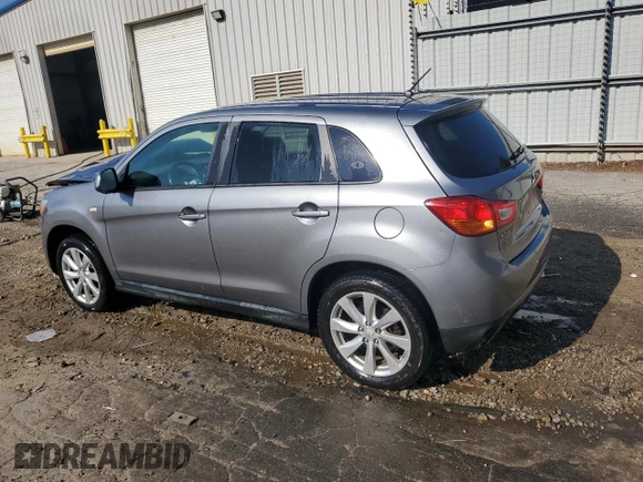 2015 Mitsubishi Outlander ES z VIN 4A4AP3AUXFE054428, wystawiony jako Copart lot #55333135 z przebiegiem 167 823 mil mil oraz Szkoda całkowita • Salvage title. Historia ofert i sprzedaży dostępna na DreamBid. Obrazek 2.