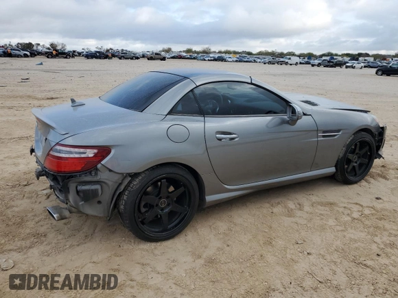 2012 Mercedes-Benz SLK 350 with VIN WDDPK5HA3CF033391, listed as a Copart auction lot 85670954 with 135,423 mi miles and Salvage title. Bid and sale history available at DreamBid. Image 3.